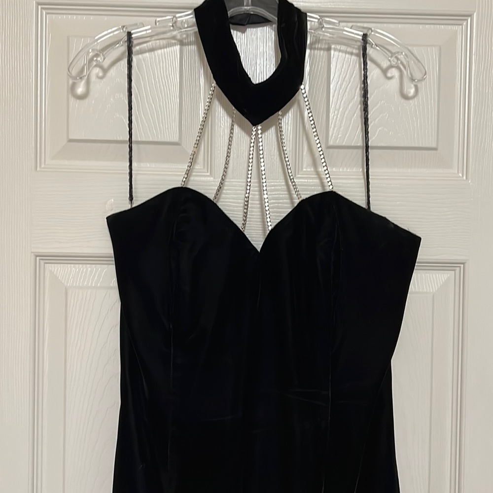 Vintage black velvet gown from 90s, size 11/12